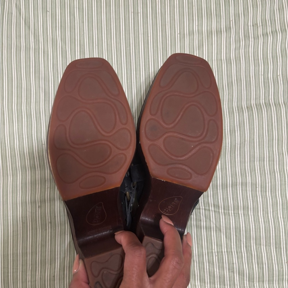 Born Black Leather Women's Glogs - Picture 5 of 5